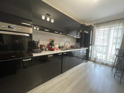 Apartament de 2 camere, 49mp, etaj intermediar, parcare, zona Jisk