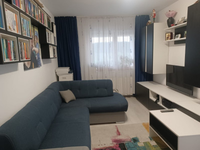 Apartament 3 camere decomandate , 70 MP, Baciu /zona Regal  , parcare.