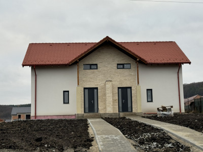 Duplex de vânzare, 120mp utili, 550mp teren pe unitate