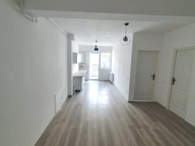 Apartament 2 camere , 48 MP, zona Terra.