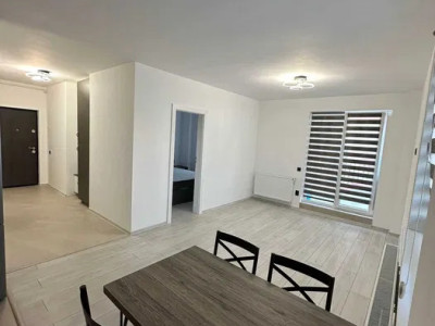 Apartament 2 camere  , 42 MP,plus terasa de 20 mp Eroilor , parcare.