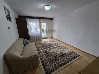 Apartament cu 4 camere, 80mp, 2 bai, 3 balcoane plus boxa, zona Marasti