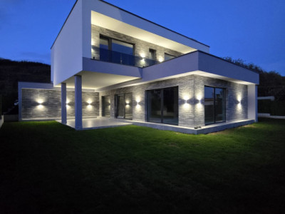 Casa individuala P+E, pompa de căldură, panouri fotovoltaice