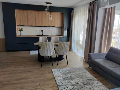 Apartament 2 camere, 2 balcoane, etaj intermediar, zona Vivo