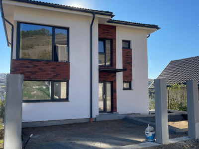 Casa Individuala in Campenesti - SU 200MP I Teren 450MP I 3 Niveluri