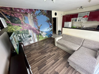 Apartament 2 camere,50 mp,2 balcoane,parcare inclusă