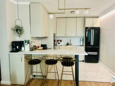 Apartament la cheie de vanzare, 2 camere, 54mp, garaj, Intre Lacuri