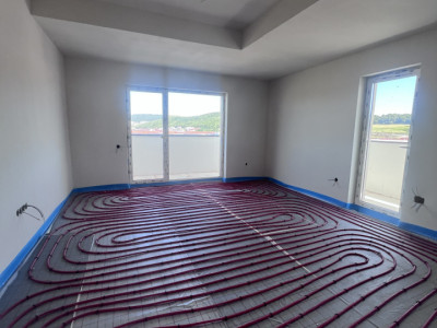 Apartament de 3 camere / Panorama  superba, 82 mp, parcare, Eroilor 