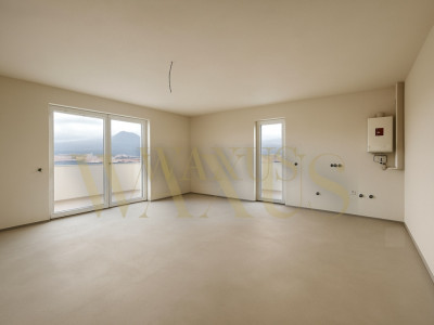 Apartament semifinisat - 3 camere | Garaj | Terasa | zona Eroilor