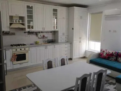 Apartament de vanzare 3 camere zona Sub-Cetate