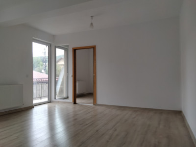 Apartament 2 camere, finisat, 39mp, balcon, zona Florilor, Floresti