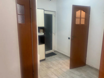 Apartament cu 2 camere și intrare separată, lângă Iulius Mall, demisol