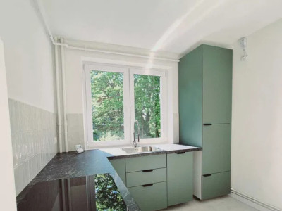 Apartament de 3 camere, 60 mp, complet renovat, zona Iulius Mall