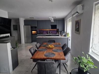 Apartament 3 camere  , 66 MP, gradina , 2 parcari.