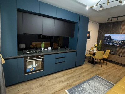 Ofertă specială, apartament de 3 camere la cheie .