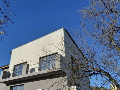 Case individuală, Dezmir, 2 garaje, 500mp teren
