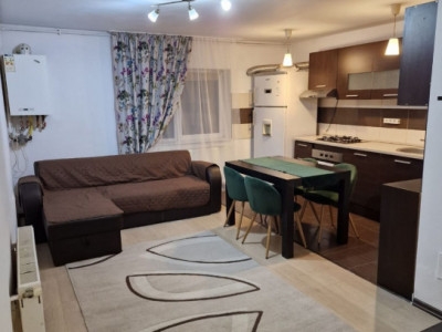 Apartament de inchiriat 3 camere zona Teilor