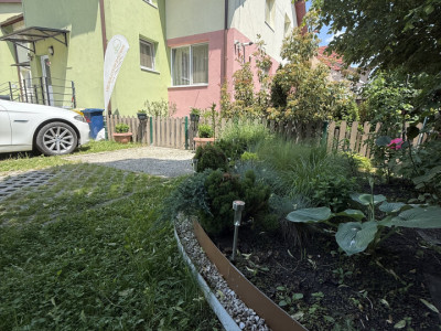 Casa alipită, 208mp utili, 304mp teren, zona PETROM, Baciu