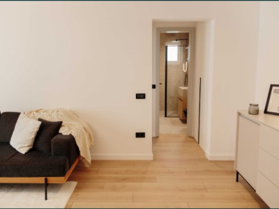Apartament 2 camere +balcon zona piata flora 