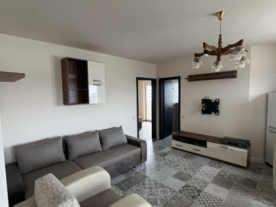 Apartament 3 camere, parcare, zona Vivo