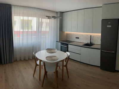 Apartament 2 Camere, etaj 1, parcare zona Centrala