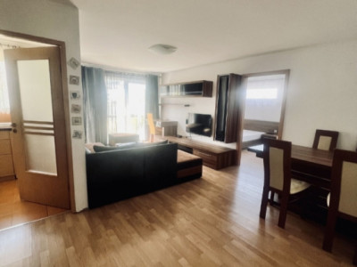 Apartament cu 2 camere, balcon, garaj, zona Eroilor 
