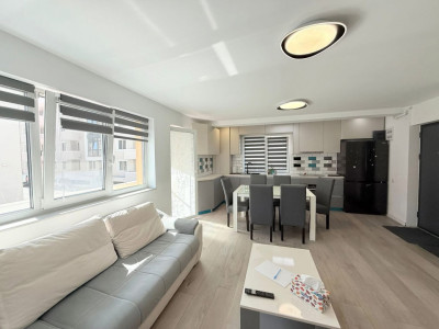 De Vânzare Apartament  3 camere Cetății, et intermediar