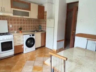 Apartament cu 2 camere, balcon, parcare, zona Iulius Mall