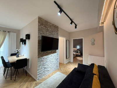 Apartament de vanzare, 3 camere, gradina, parcare, Urusagului