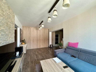 Apartament cu View panoramic, 3 camere, balcon, parcare, zona Andrei Mureșanu 