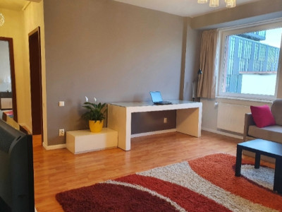 Apartament spațios cu 2 camere, 67 MP, balcon, zona Pța Mihai Viteazul 