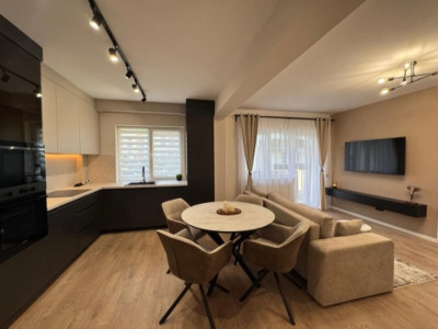Apartament cu 2 camere, Lux, balcon, parcare, zona Terra 