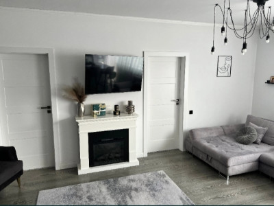 Apartament cu 3 camere 58mp, balcon, terasa, zona Vivo