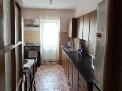 Apartament cu 3 camere, balcon, zona Big/Mănăștur 