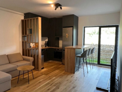 Apartament cu 2 camere, gradina, parcare subterană, zona Tineretului 