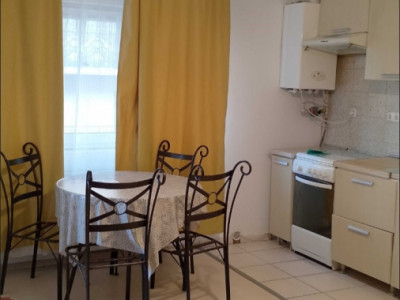Apartament cu 2 camere, balcon, zona Calea Turzii 