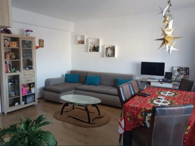 Apartament cu 2 camere, 64mp, balcon, parcare, zona subcetate 