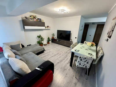 Apartament de 3 camere, 72mp, etaj 1, balcon, parcare, Eroilor 