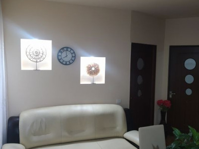 Apartament de 3 camere, 56 mp , etajul 1, parcare, Florilor 