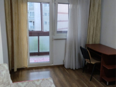 Garsoniera cu 28 mp, balcon, zona Expo Transilvania 