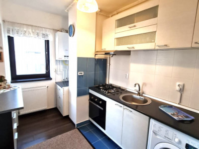 Apartament 3 camere, 65 mp, balcon, parcare, Stejarului