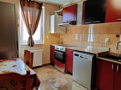 Apartament cu 3 camere, 72 MP, balcon, parcare, 1650€/MP, zona Eroilor/Florești 