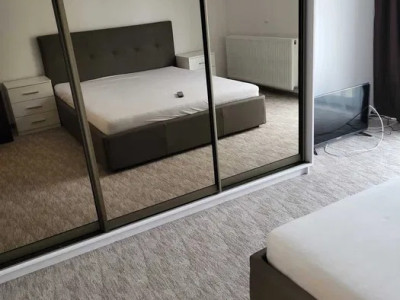 Apartament 3 camere, 68 mp utili, 2 balcoane, parcare inclusă – zona Porii