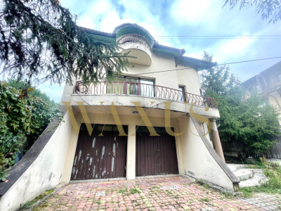 Casa de inchiriat, 5 camere, 210mp, 320mp teren, Andrei Muresanu