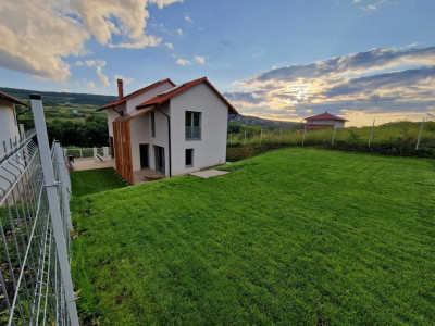 Casa individuala la intrare in Chinteni, 127mp, teren de 514mp