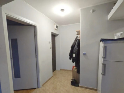 Apartament cu 3 camere, 57 MP, balcon, zona Plopilor/ Cluj