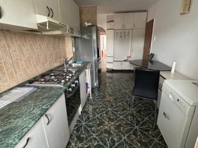 Apartament de 4 camere, 89mp, 2500 euro/MP,2 balcoane, logie, Manastur