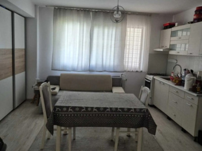 Apartament cu 2 camere, terasa 24mp, parcare, zona Terra/Floresti