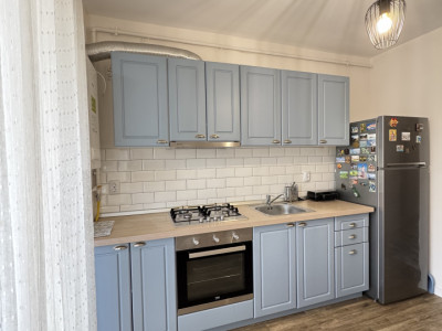 Apartament 2 camere decomandate, etaj intermediar, balcon, garaj, Urusagului