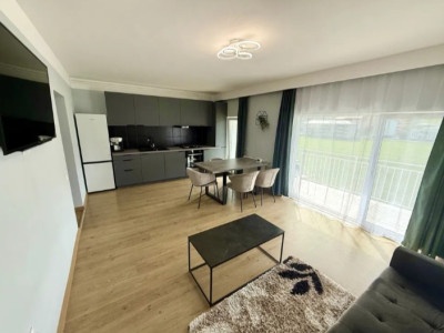 Apartament cu 2 camere, 2 balcoane, parcare, zona Porii/Floresti